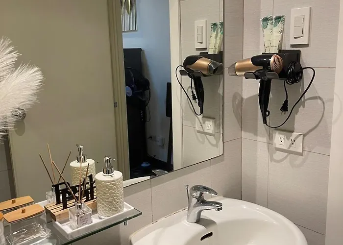 Ecn And Staycation By Azure Apartamento Manila
