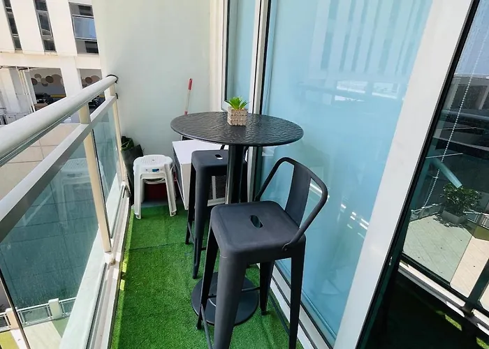 Ecn And Staycation By Azure * Manila